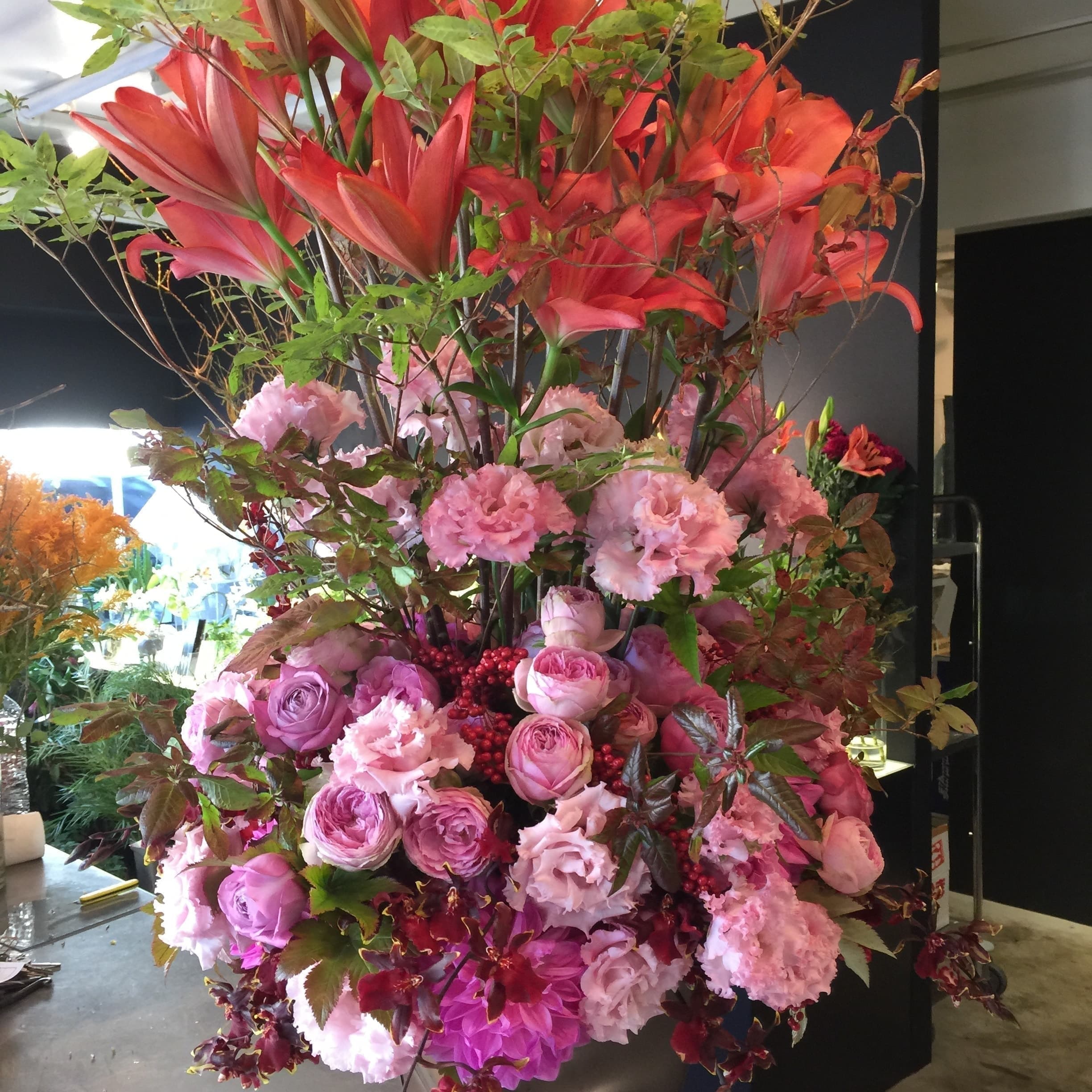 ユリと薔薇を可愛く使いました
